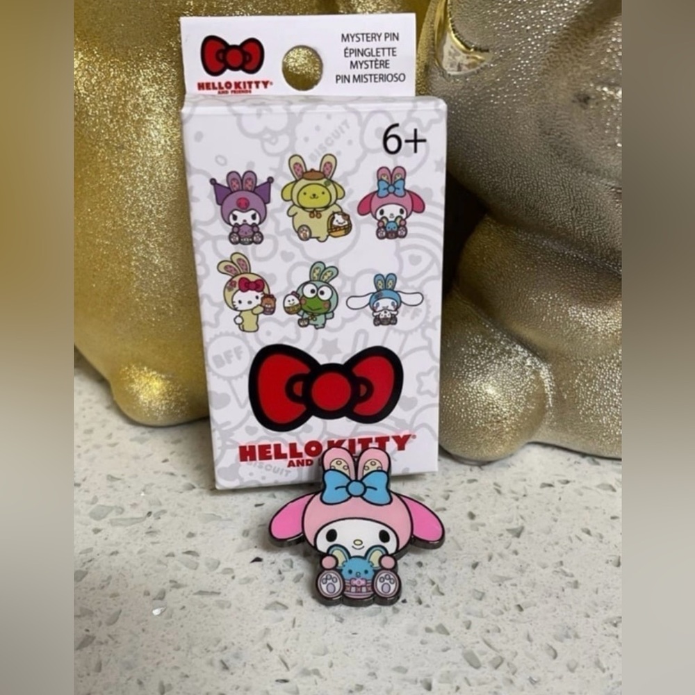 Hello Kitty Mystery Pin